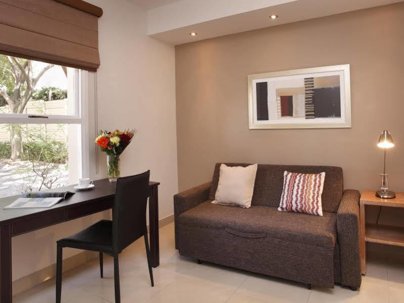 The Capital Villa Sandton Extérieur photo